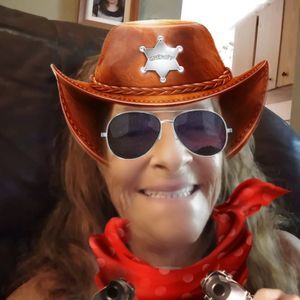 Meet your Posher, Joann